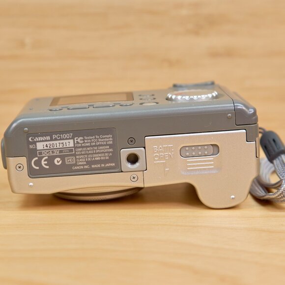 Vintage Canon Powershot A20 2.1 MP Digital Camera 3x Optical Zoom, Made in Japan - Picture 8 of 11